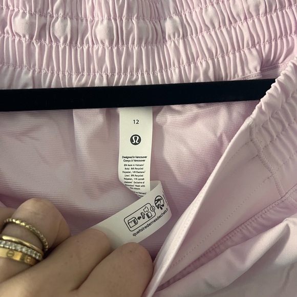 Lululemon Hotty Hot High-Rise Lined Shorts - Picture 7 of 7